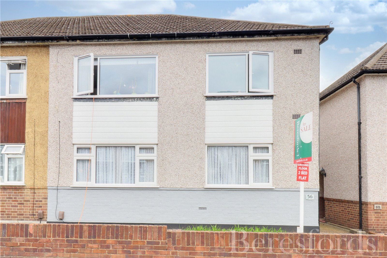 2 bed flat for sale in Queens Park Road, Romford RM3 Zoopla