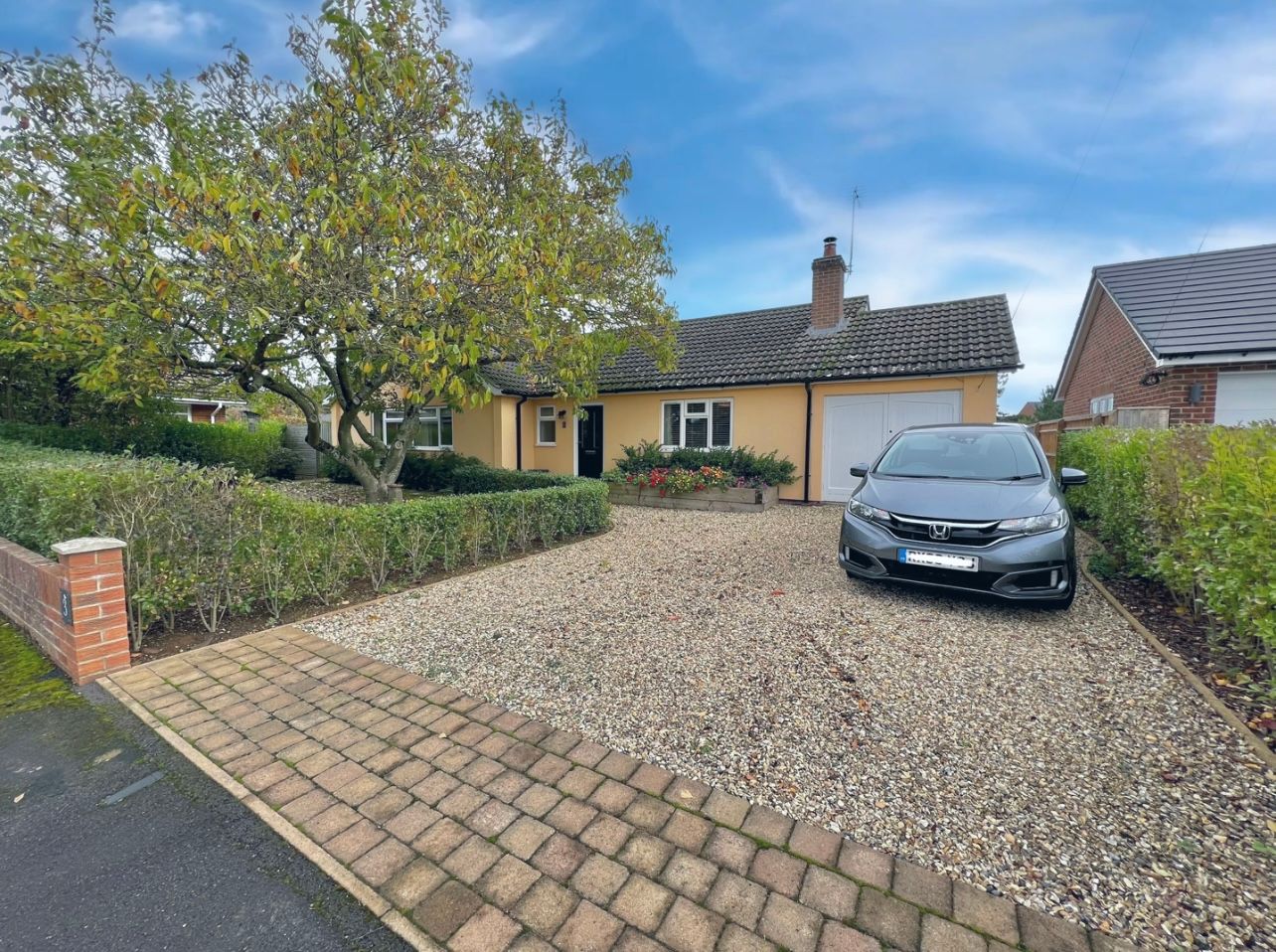 3 bed detached bungalow for sale in Stonefield Close, Shrivenham