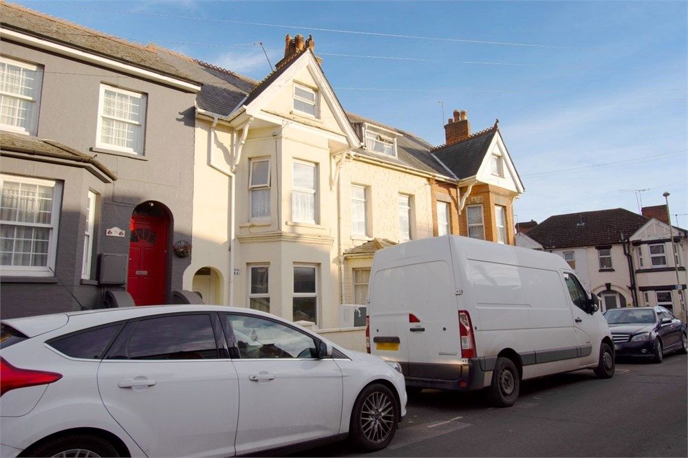 4 bed terraced house for sale in Gordon Road, Aldershot GU11 Zoopla