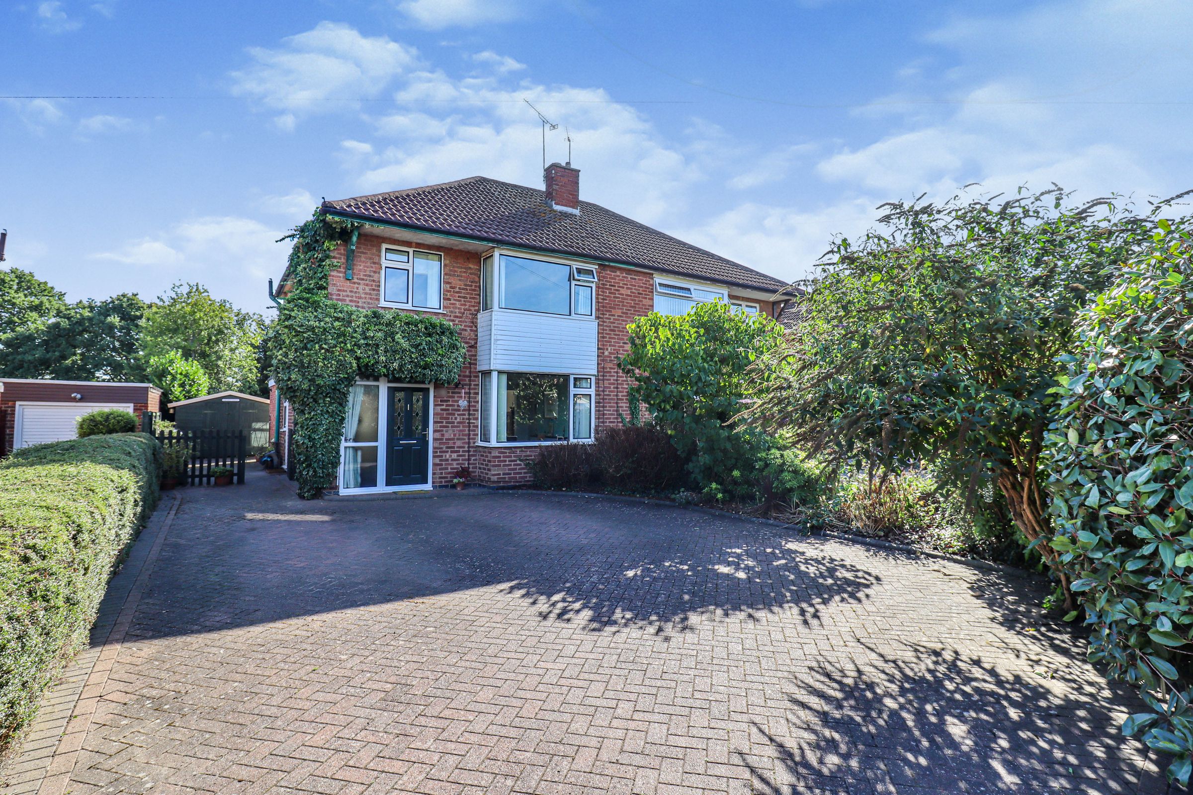 3 bed semidetached house for sale in Alwyn Road, Bilton, Rugby CV22