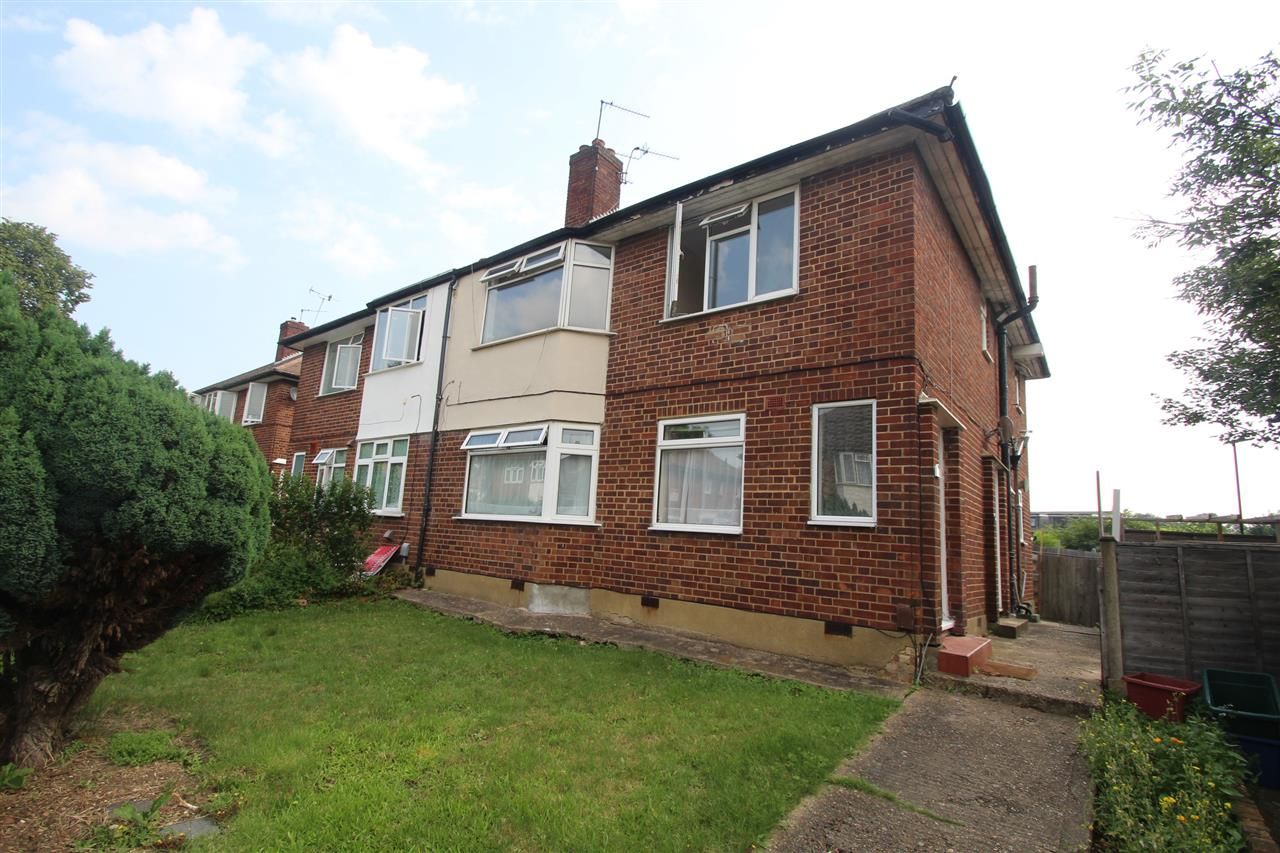 2 bed to rent in The Vale, Feltham TW14 Zoopla