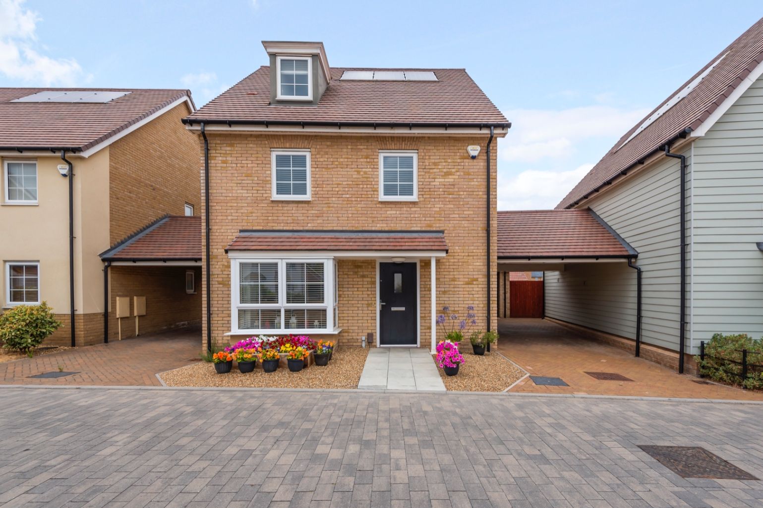 5 bed detached house for sale in Stoneham Road, StanfordLeHope SS17