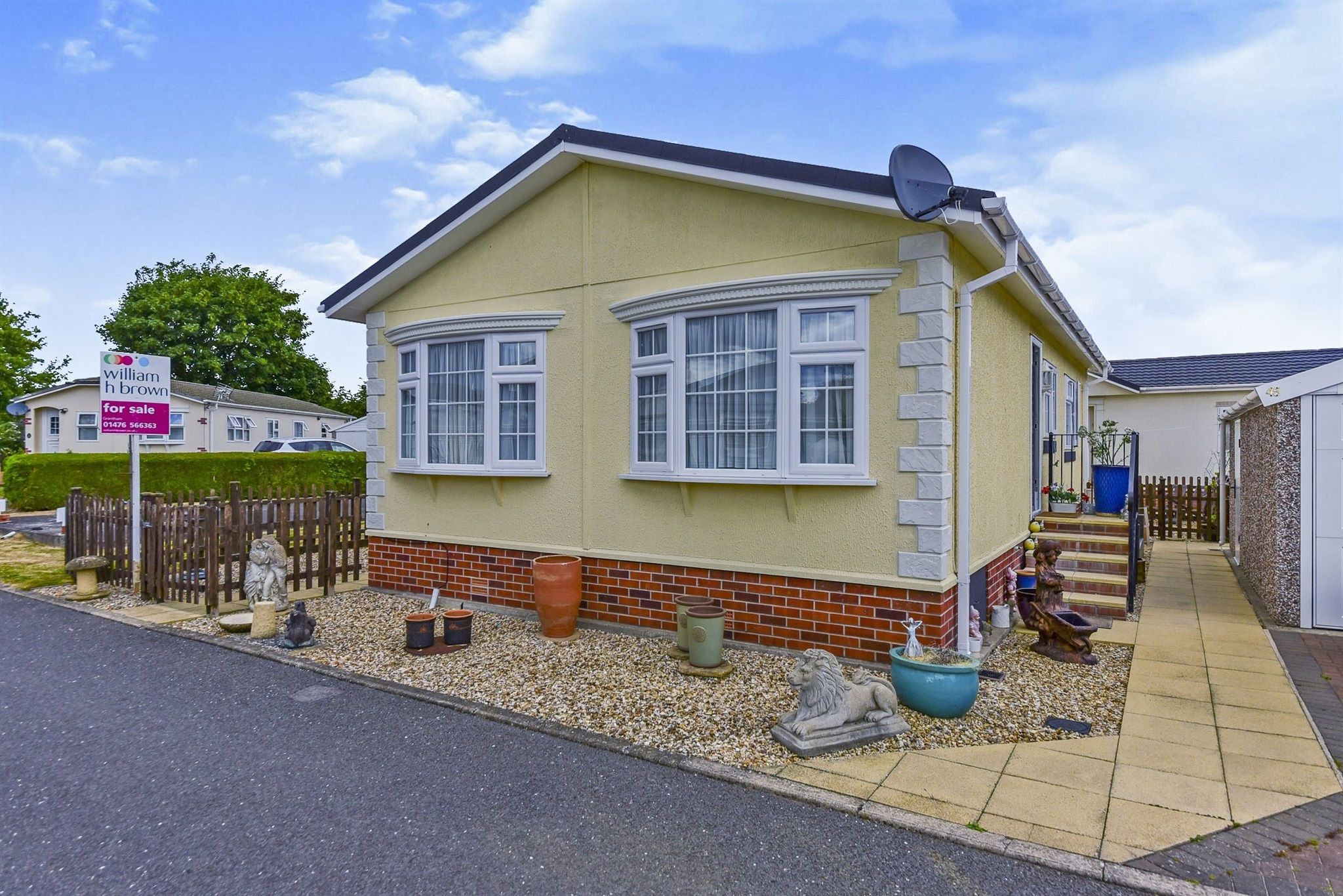 2 bed mobile/park home for sale in Allington Gardens, Allington