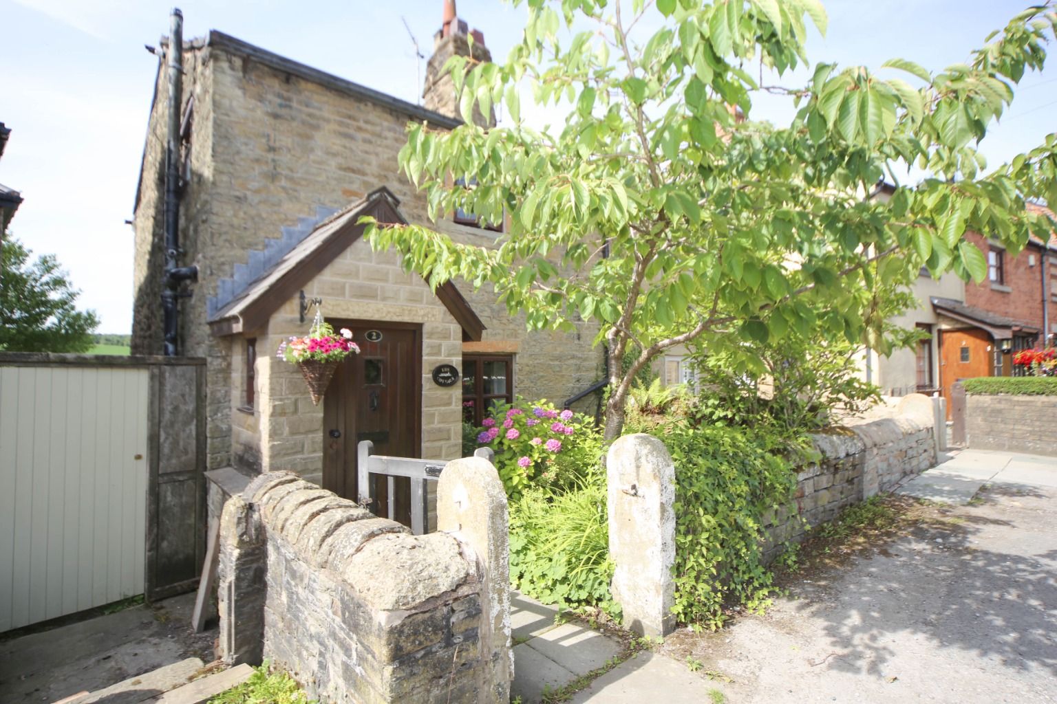 2 bed semidetached house to rent in Canal Bank, Appley Bridge, Wigan