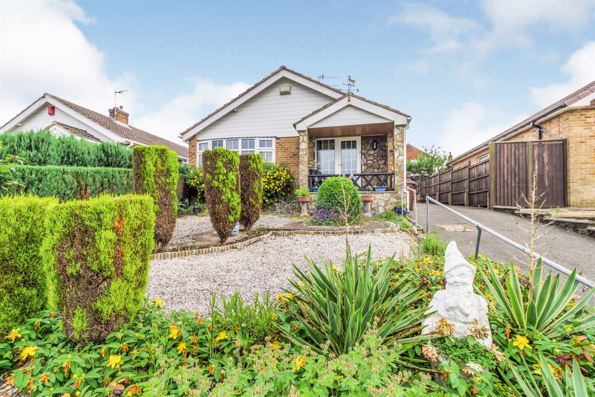 Elmsham Avenue, Rise Park, Nottingham NG5  