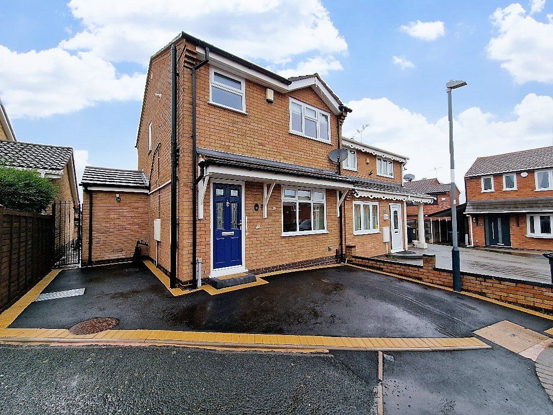 3 bed semidetached house for sale in Ascot Close, Bedworth