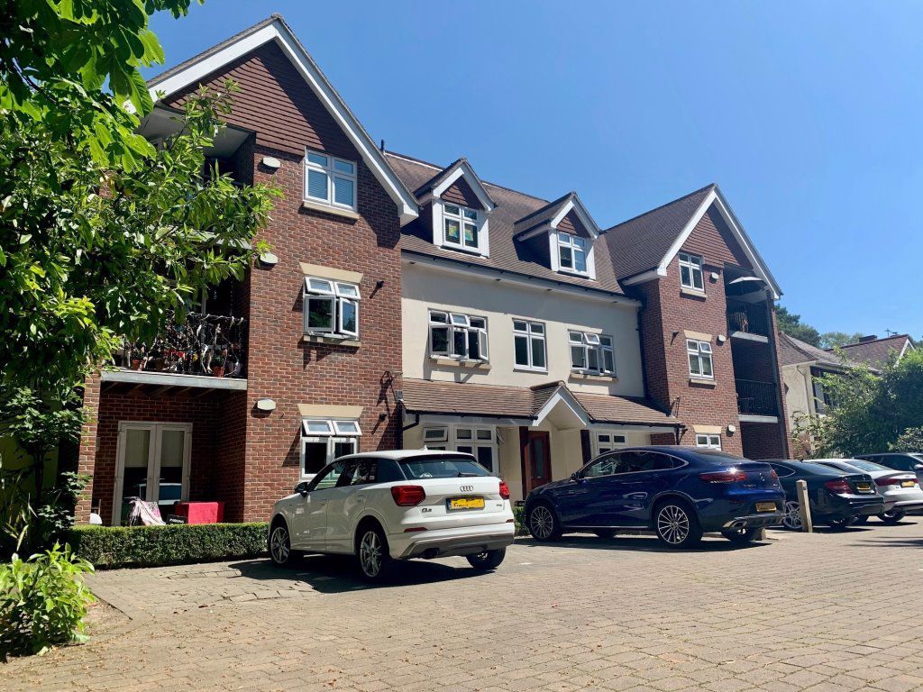 2 bed flat to rent in Queens Park Avenue, Bournemouth BH8 Zoopla