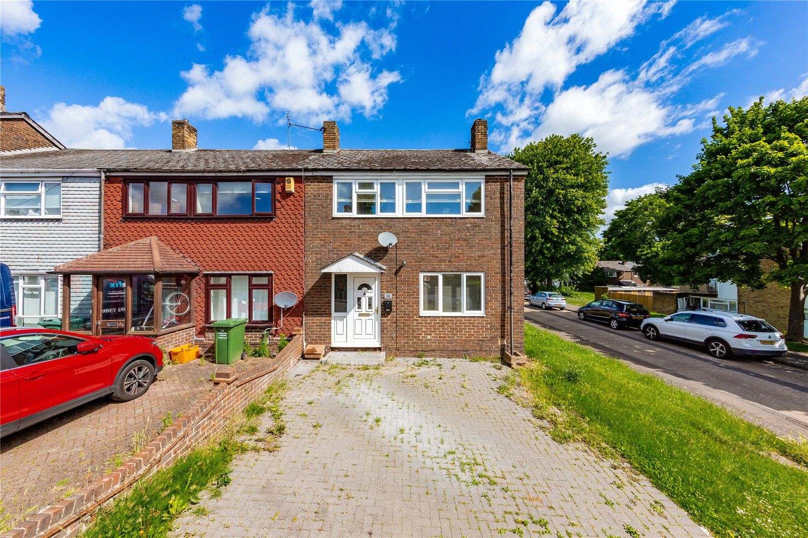 3 bed end terrace house for sale in Great Mistley, Basildon, Essex SS16