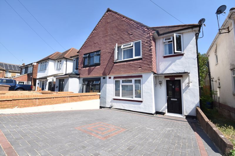 3 bed semidetached house for sale in Leicester Road, Luton LU4 Zoopla