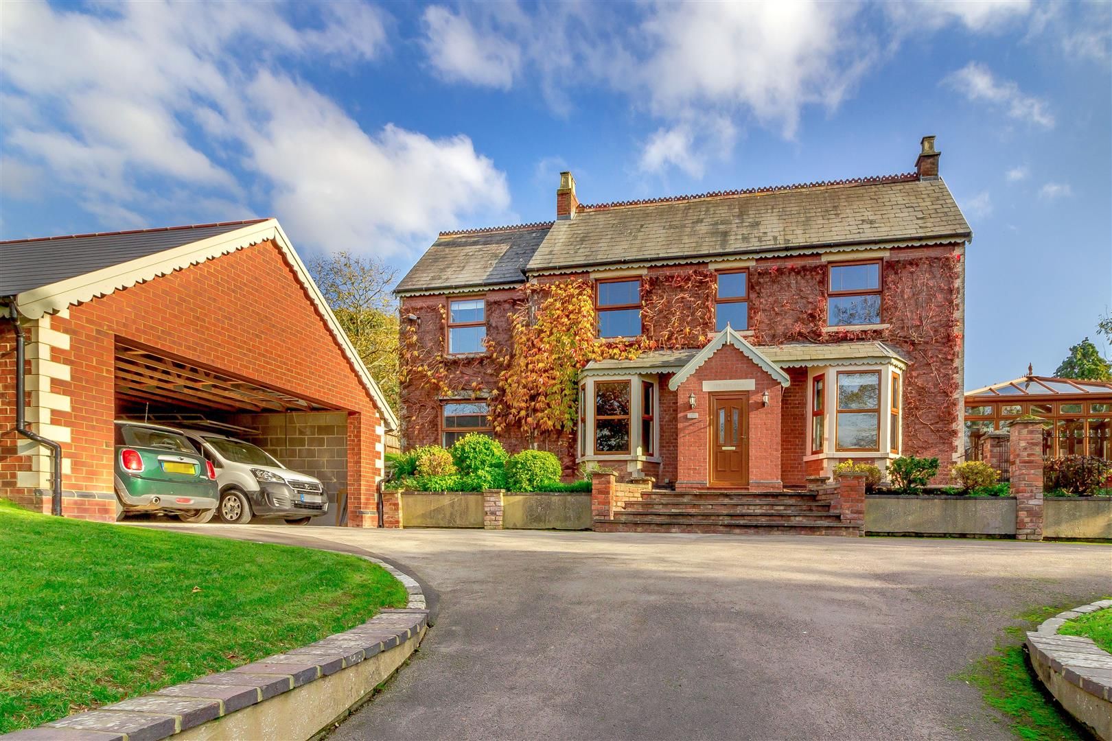 5 bed detached house to rent in Stroud Road, Tuffley, Gloucester GL4