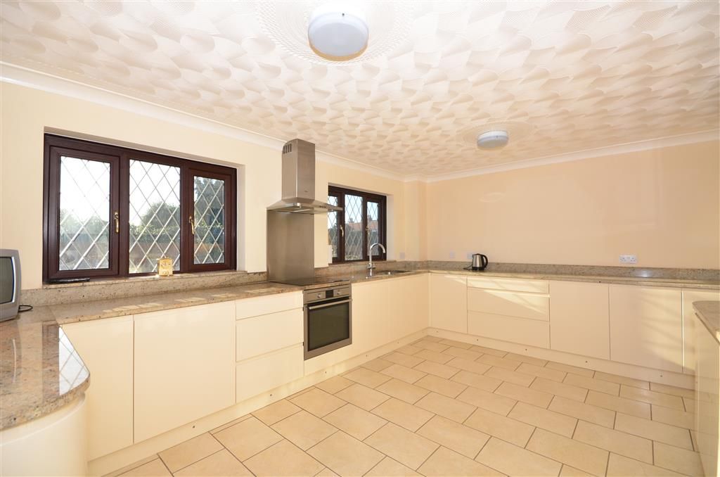 5 bed detached house for sale in Fairfield Park, Broadstairs, Kent CT10