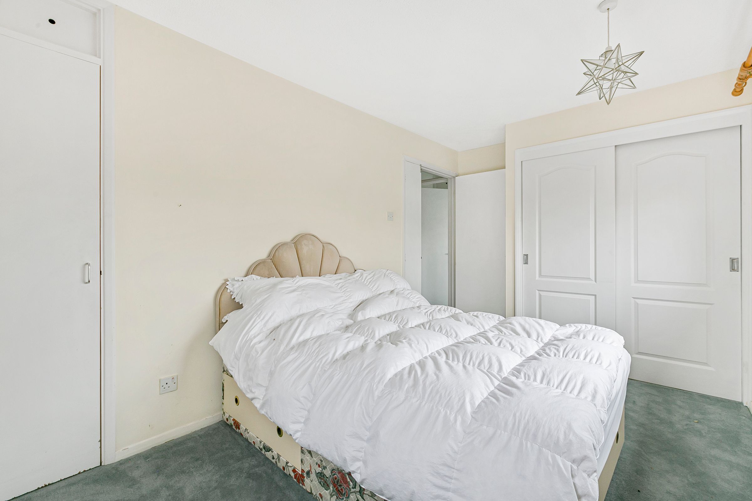 2 bed end terrace house for sale in Butts Green, Whittlesford