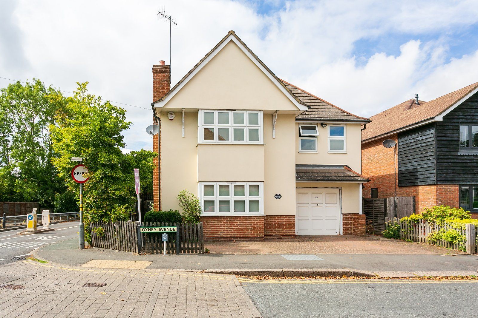 4 bed detached house for sale in Watford Heath, Watford, Hertfordshire