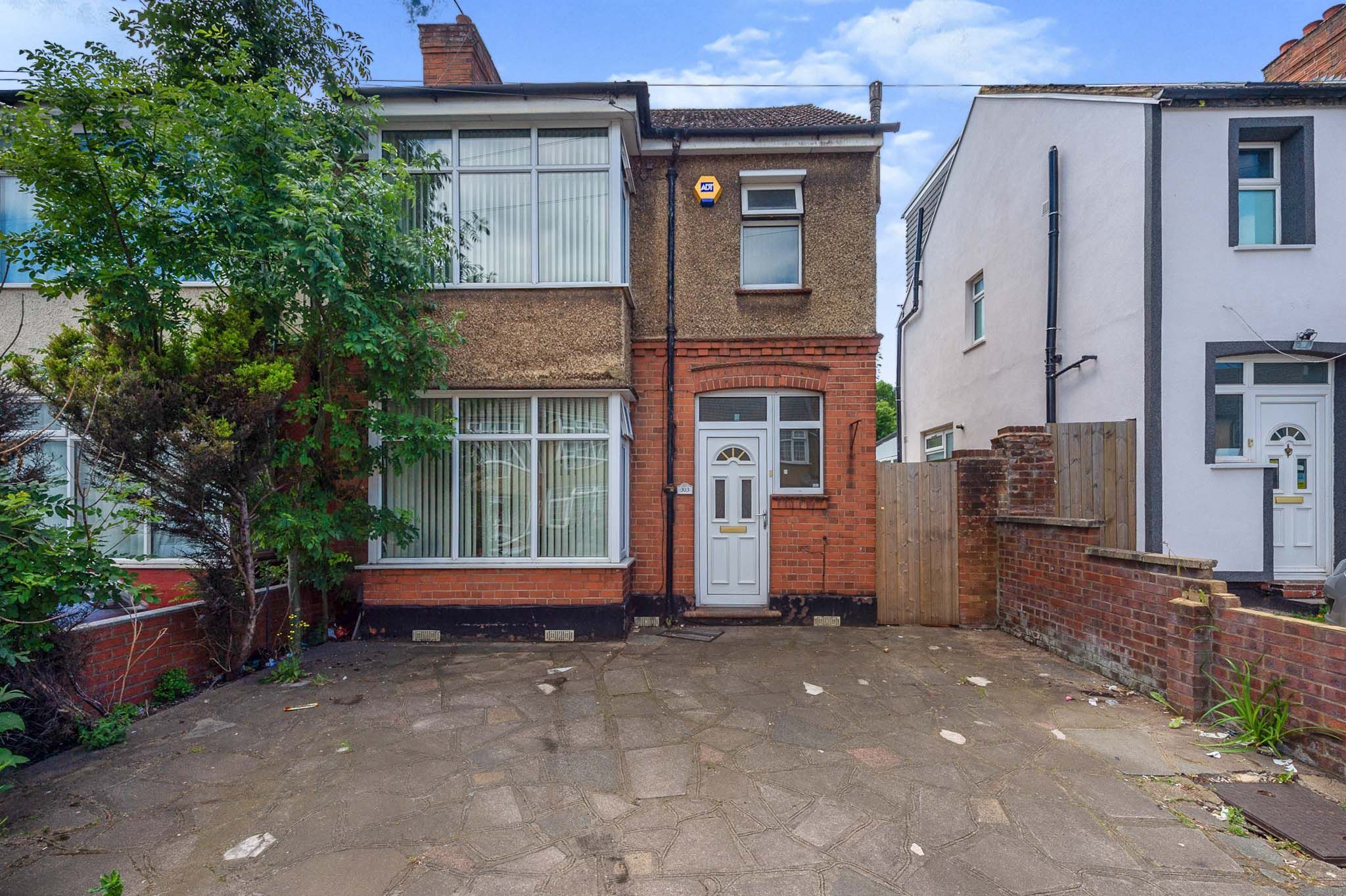 3 bed semidetached house for sale in Dallow Road, Luton LU1 Zoopla