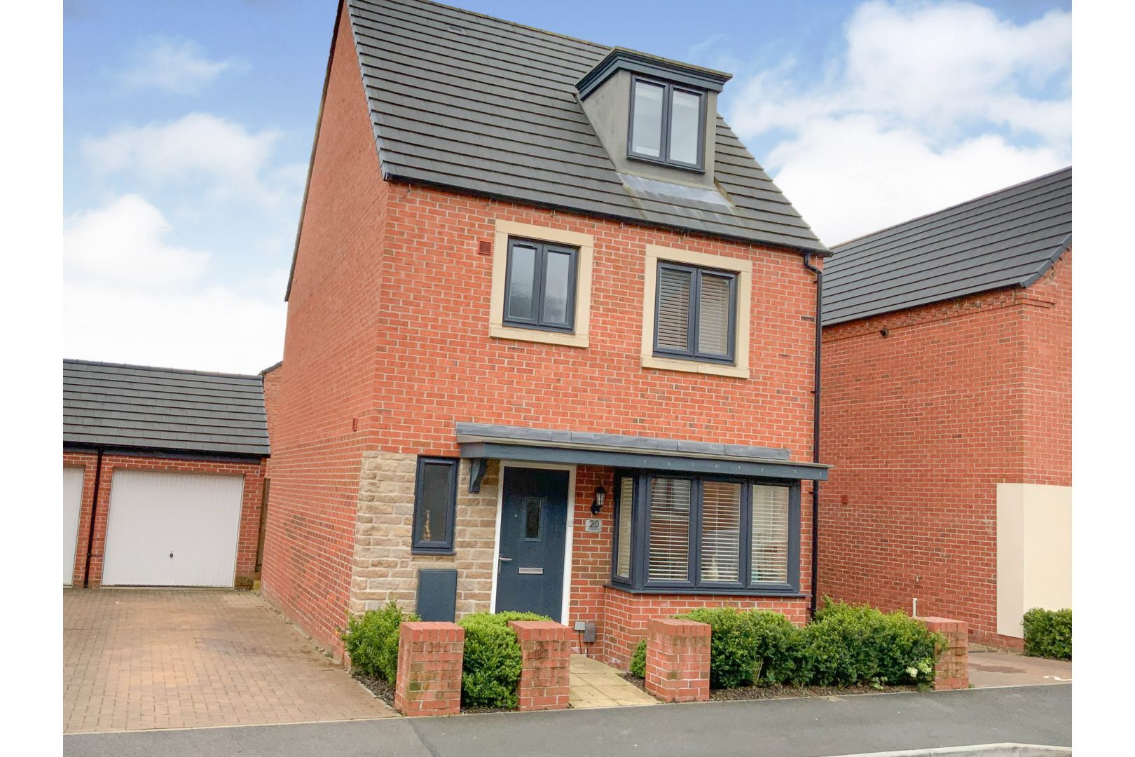 Balmoral Close, Marina Gardens, Northampton NN5  