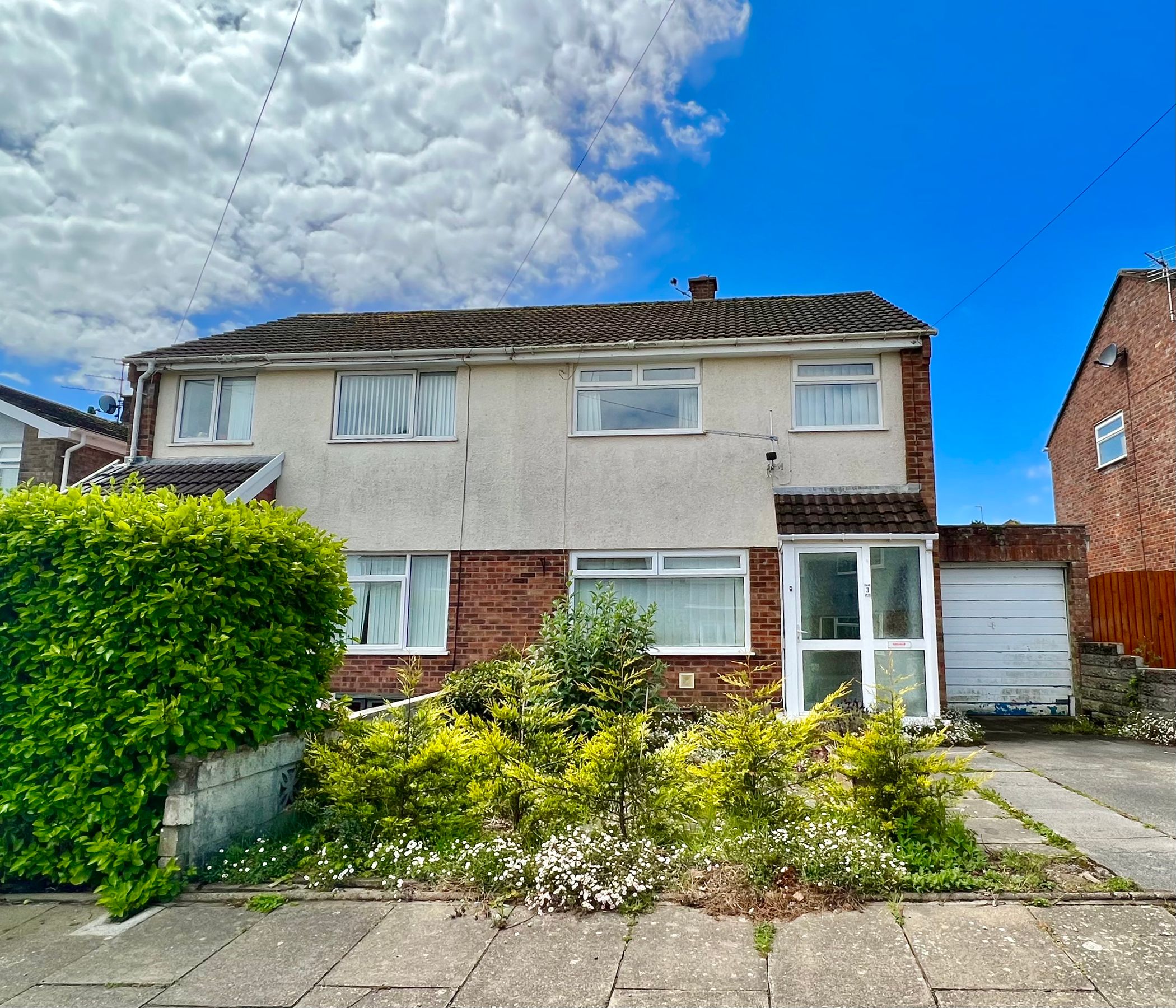 3 bed semidetached house for sale in Coed Cae'r Odin, Cefn Glas