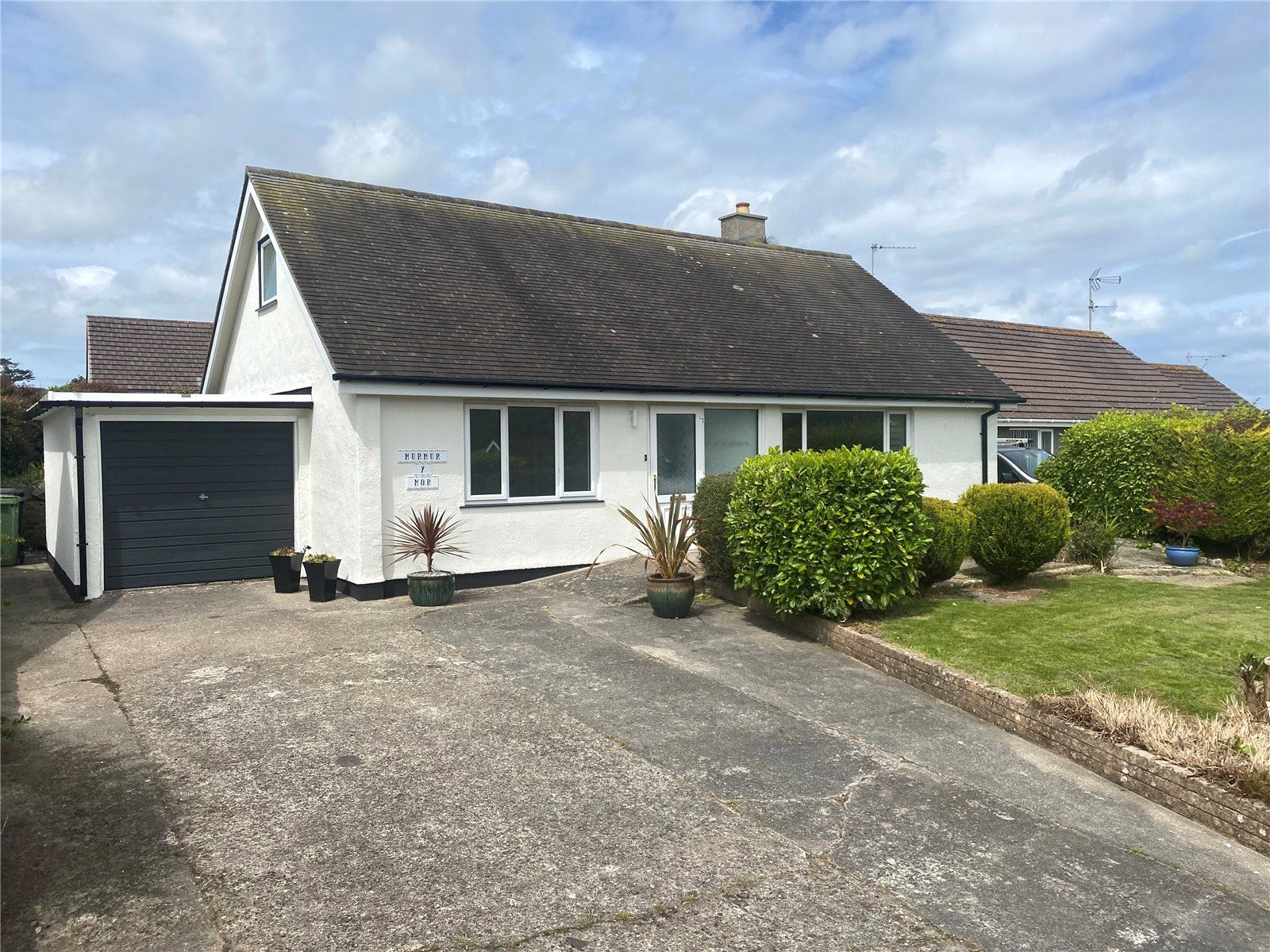 4 bed bungalow for sale in Rhianfa, Benllech, TynYGongl, Sir Ynys Mon