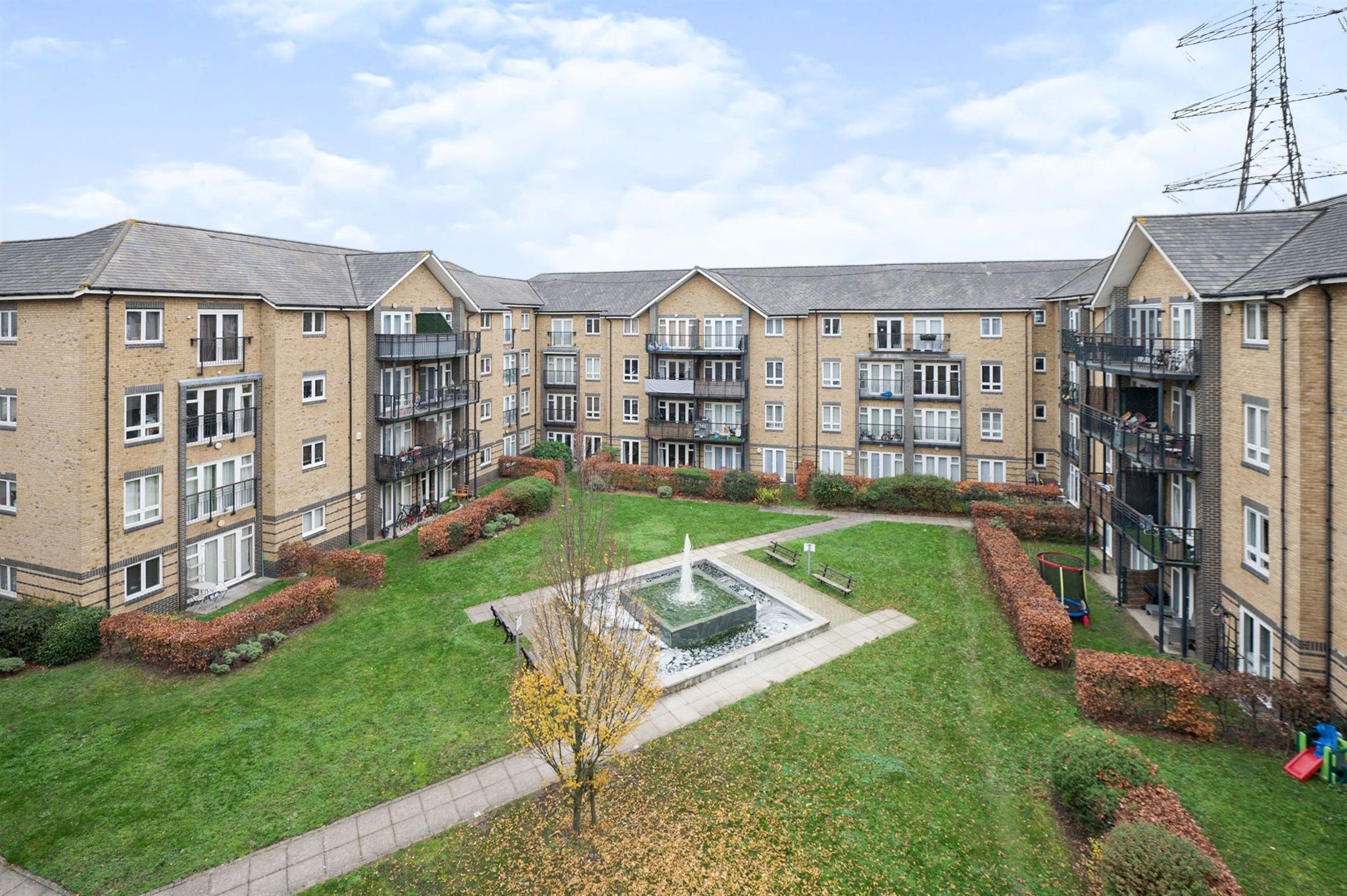 3 bed flat for sale in Southwell Close, Chafford Hundred, Grays RM16 Zoopla