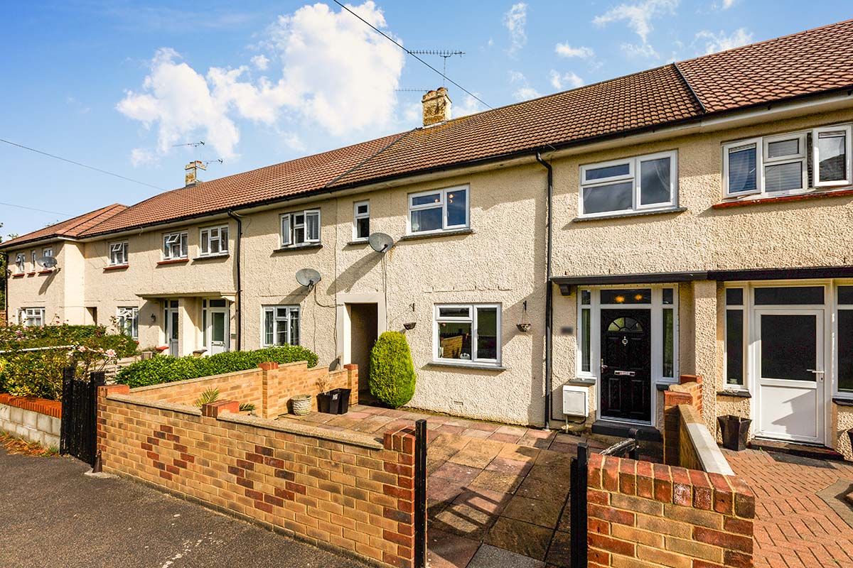 4 bed terraced house for sale in Barr Road, Gravesend, Kent DA12 Zoopla