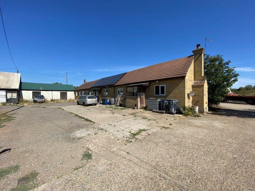 7 bed detached house for sale in Rose Cottage, Brentwood Road, Orsett