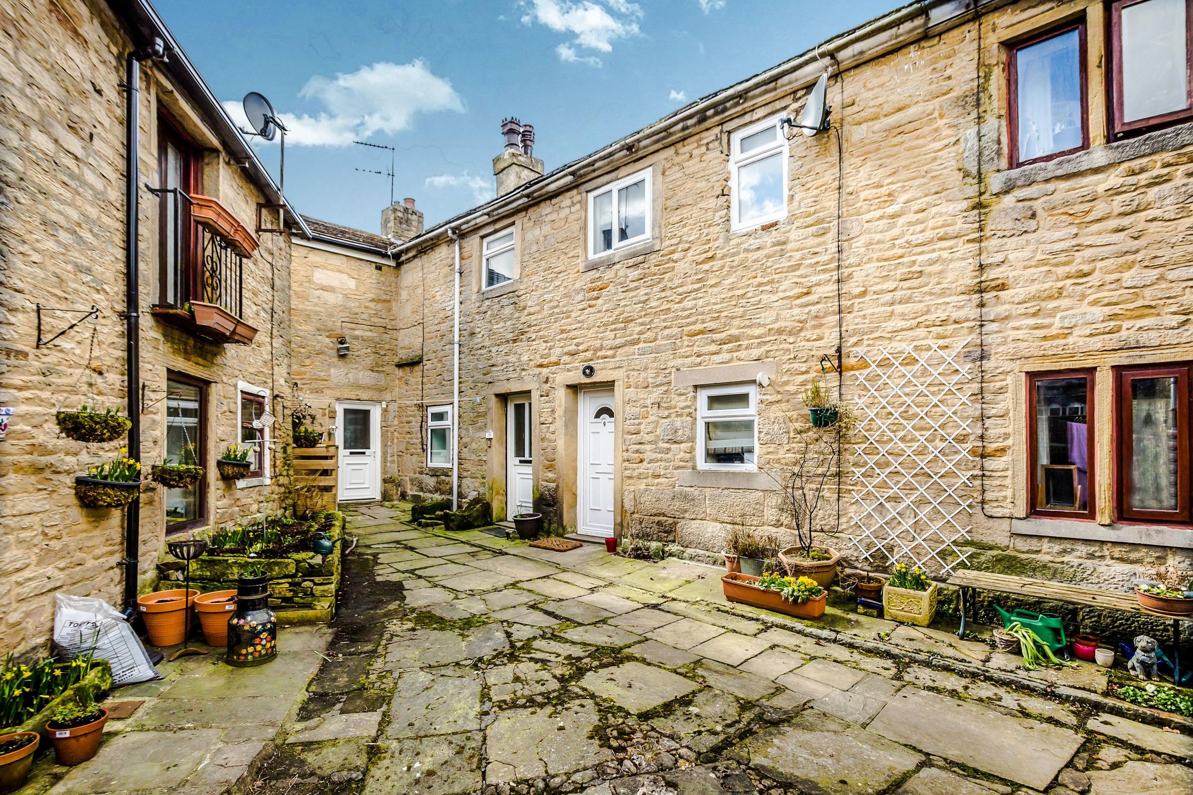 2 bed cottage to rent in St. Peters Square, Sowerby, Sowerby Bridge HX6