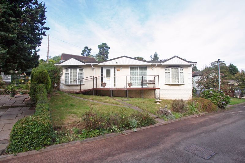 2 bed mobile/park home for sale in Kinver, Off High Street, White Harte