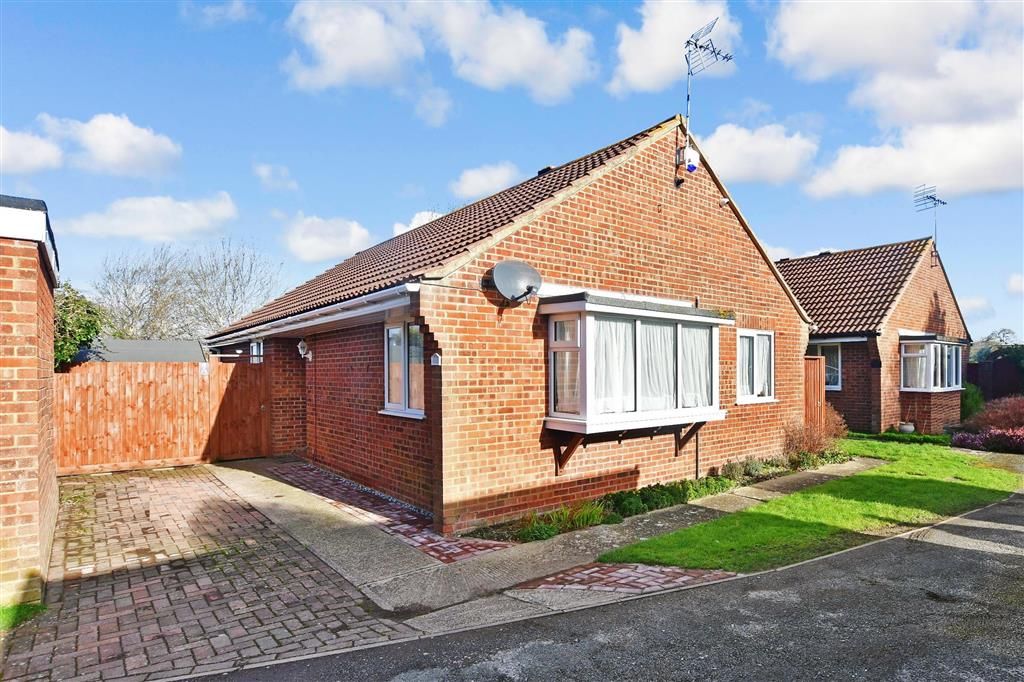 3 bed detached bungalow for sale in Copperfields, Lydd, Romney Marsh