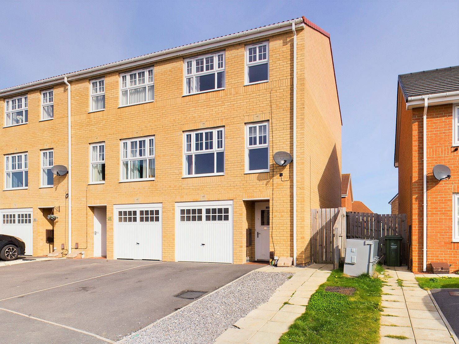 3 bed semidetached house for sale in Huby Villas, Harewood Crescent