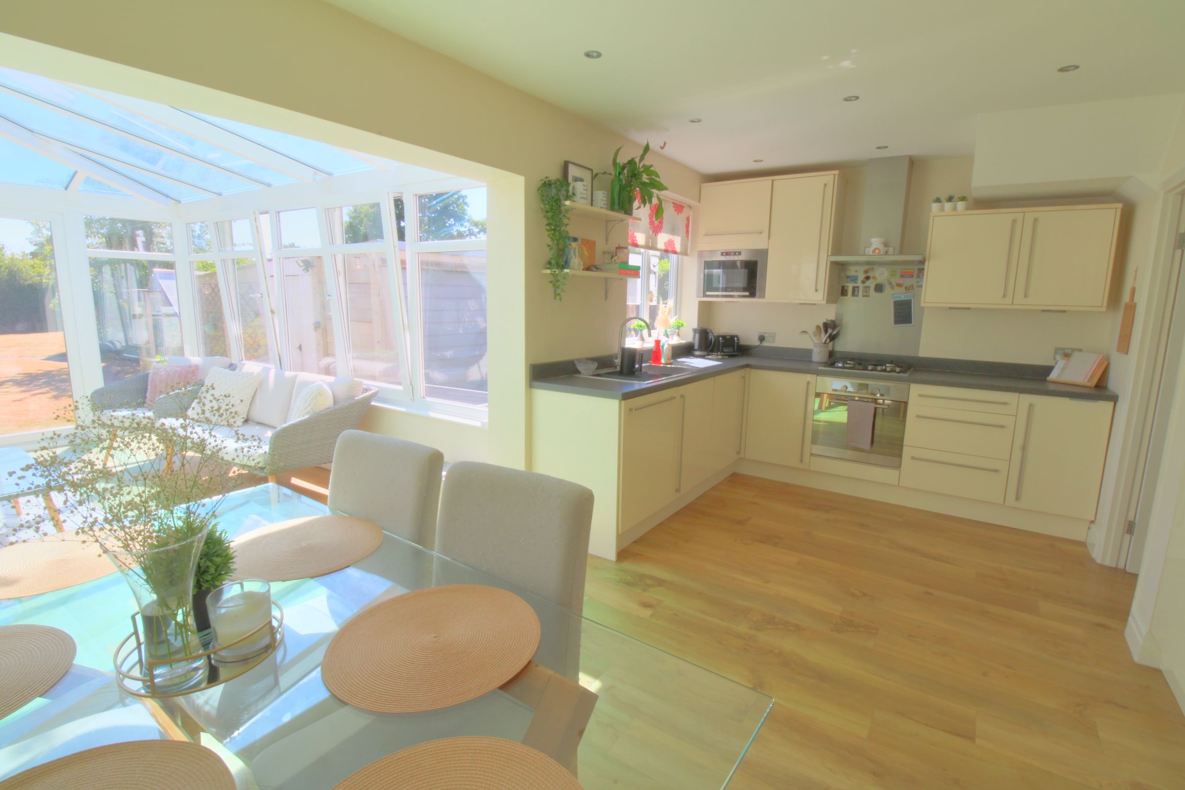 3 bed semidetached house for sale in Roestock Gardens, Colney Heath