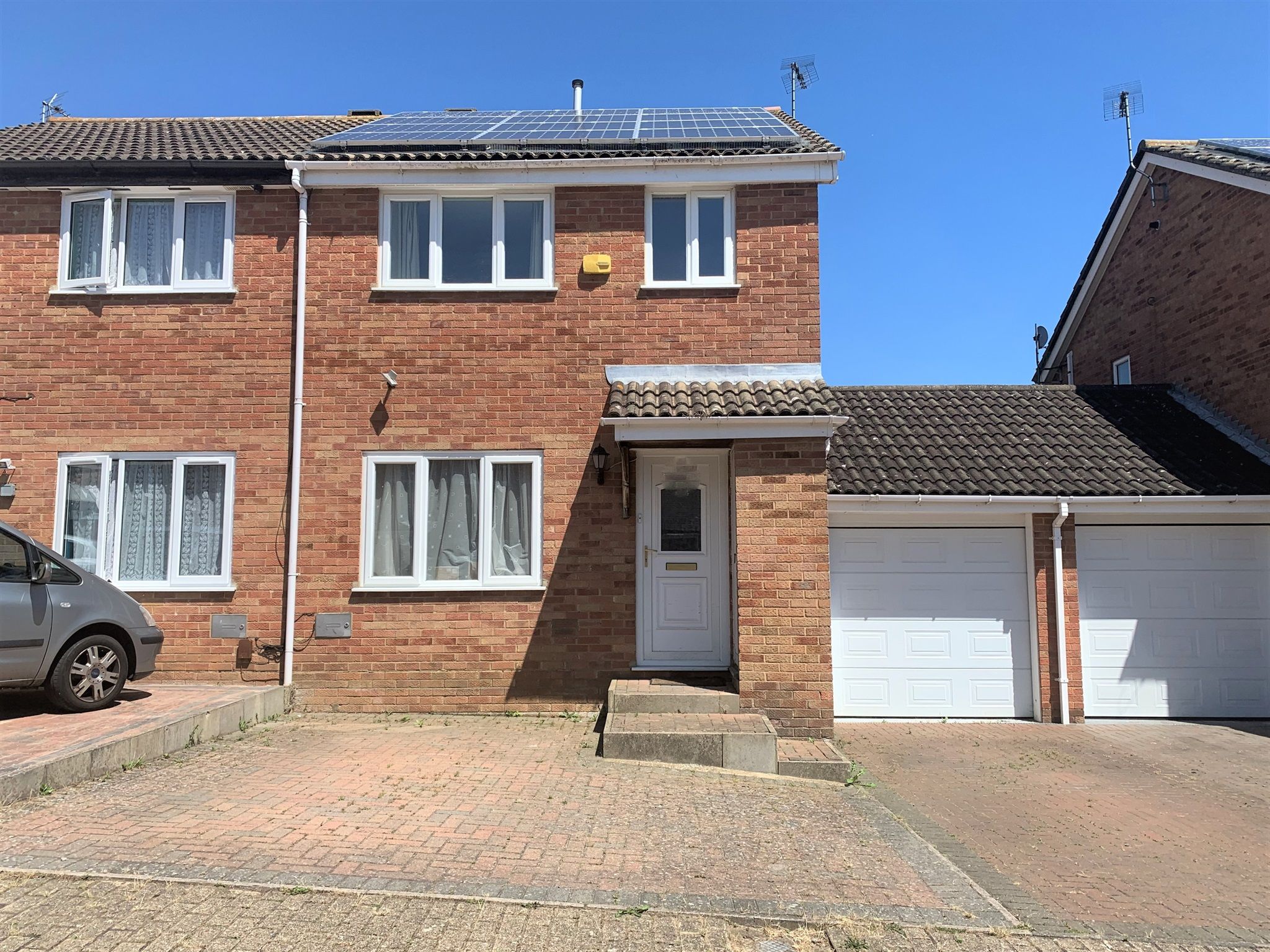 3 bed semidetached house for sale in Padstow Avenue, Fishermead