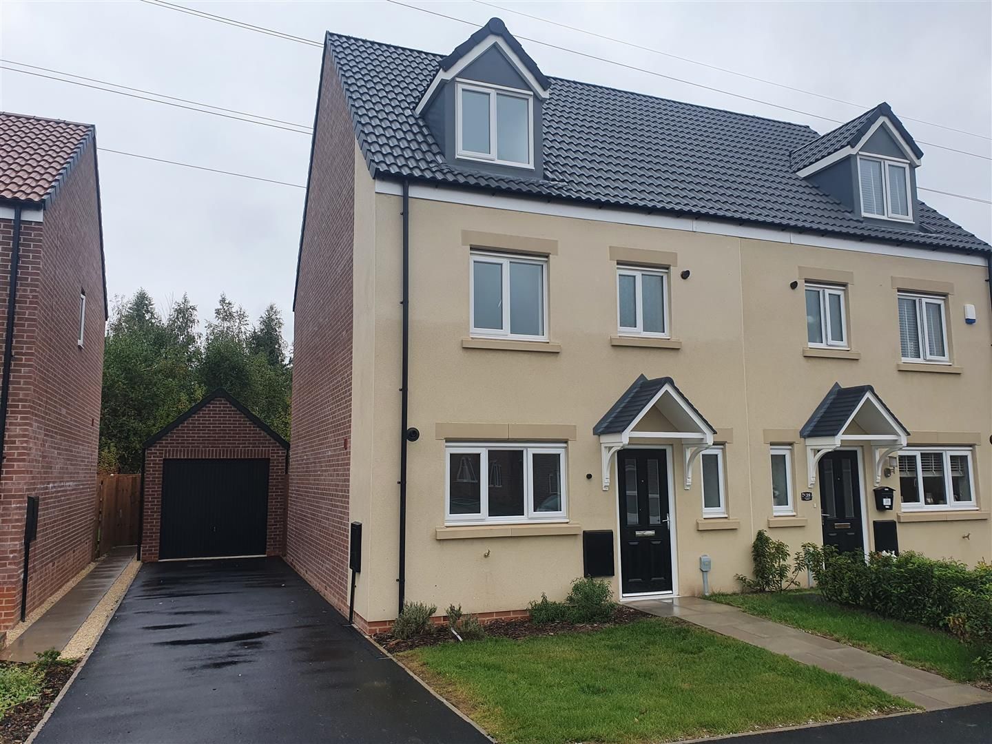 4 bed semidetached house to rent in Blackthorn Gardens, Clipstone