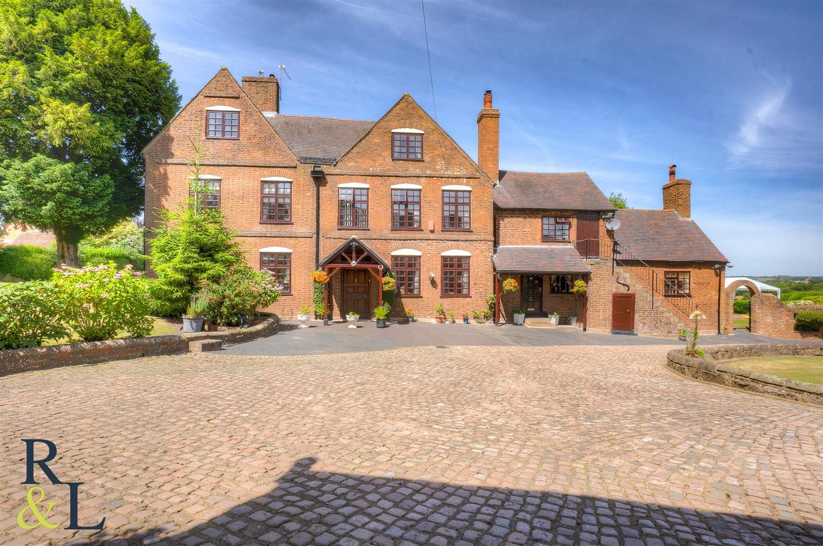 6 bed detached house for sale in Lower Penn Farm House, Springhill Lane, Wolverhampton WV4 Zoopla