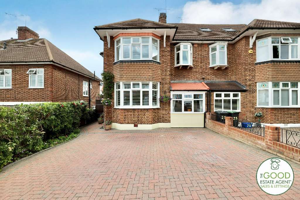 4 bed semidetached house for sale in The Greens Close, Loughton IG10