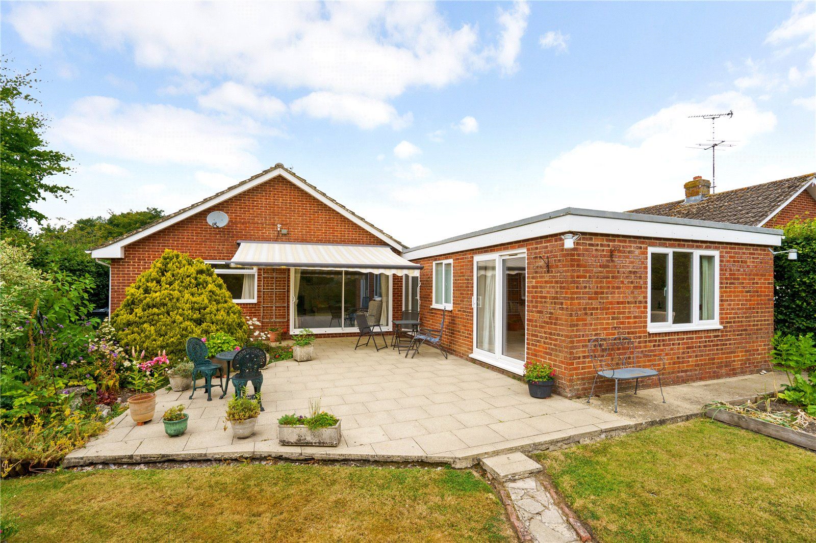 4 bed bungalow for sale in Astley Close, Pewsey, Wiltshire SN9 Zoopla