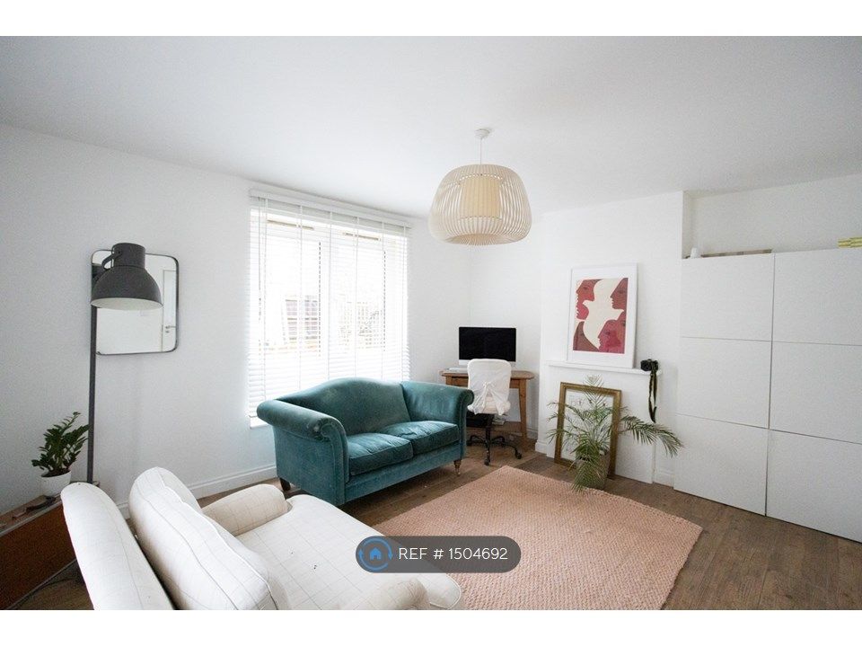 3 bed semidetached house to rent in High Level Drive, Sydenham SE26