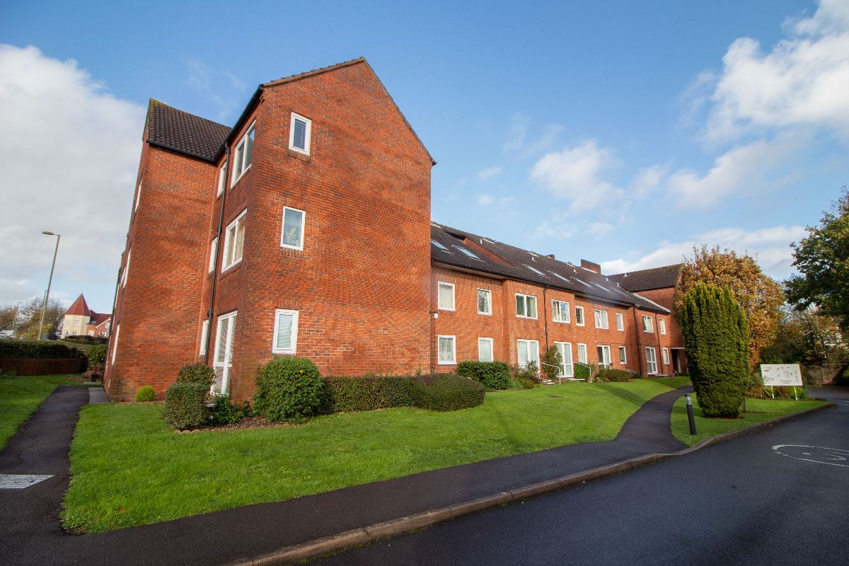 1 bed flat for sale in Homewater House, Hulbert Road, Waterlooville PO7