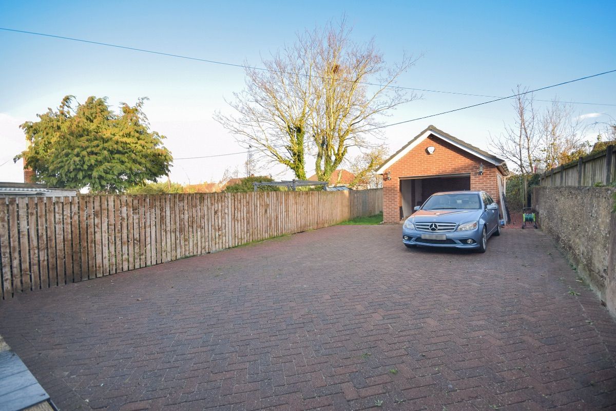 2 bed end terrace house for sale in Hareleeshill Road, Larkhall ML9 Zoopla