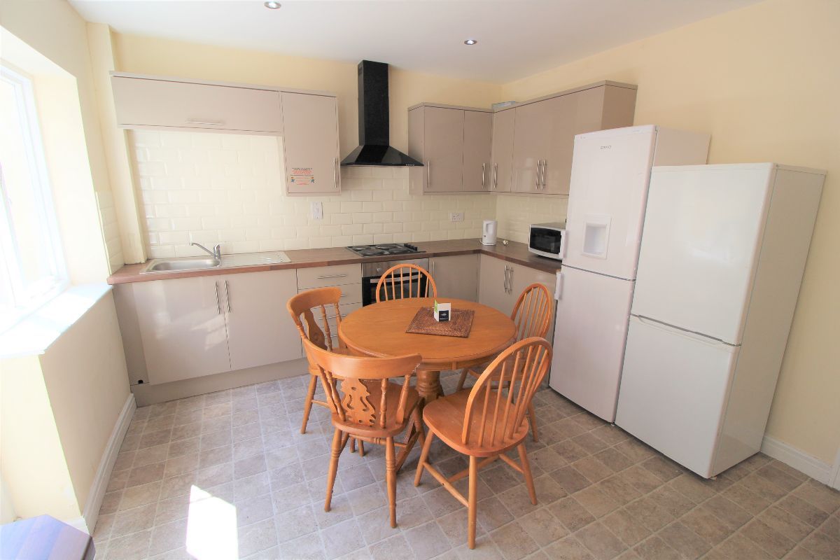 6 bed terraced house to rent in St Wilfrid Street, Preston, Lancashire