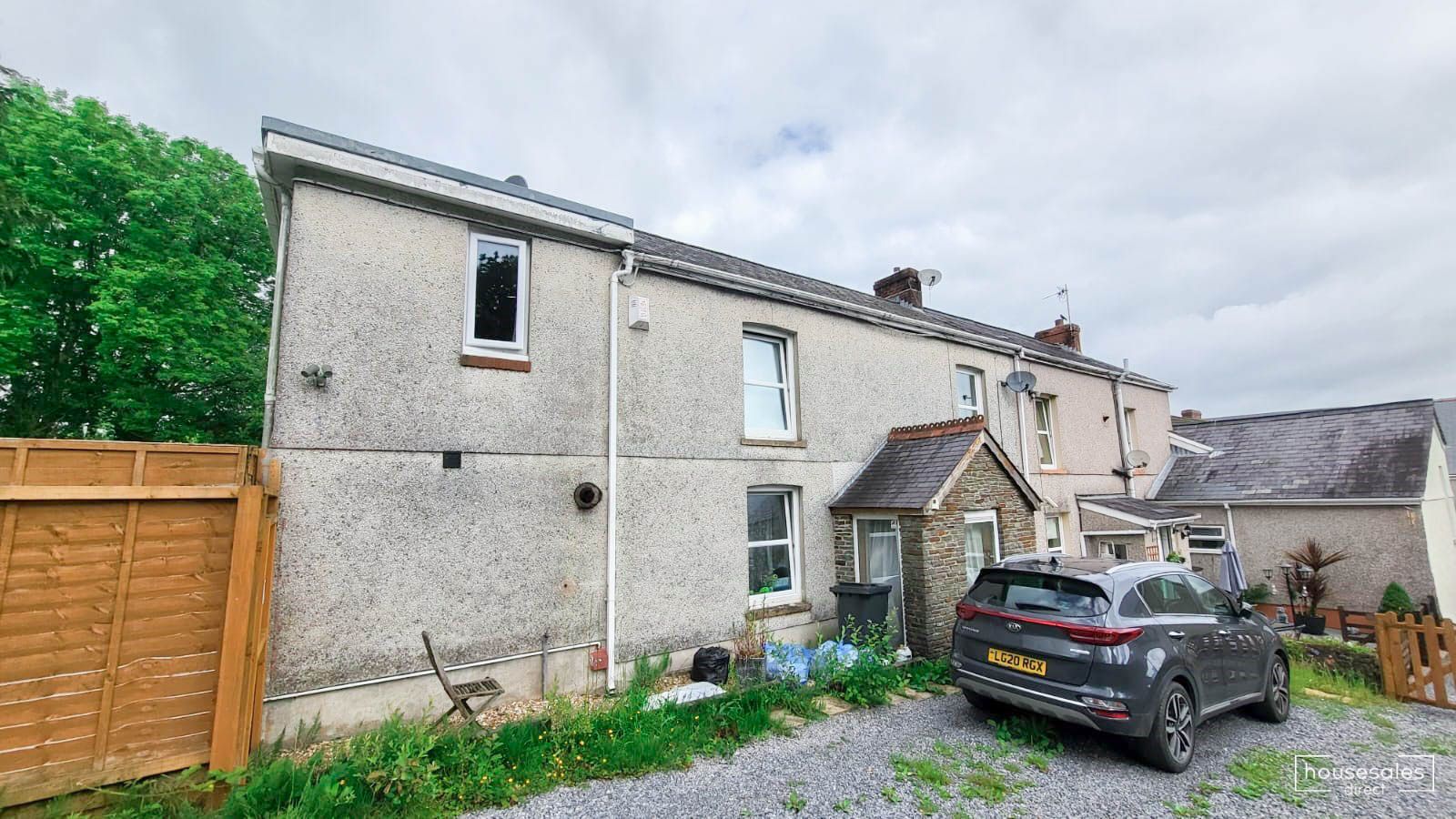 3 bed end terrace house for sale in Cwmamman Road Glanamman, Ammanford