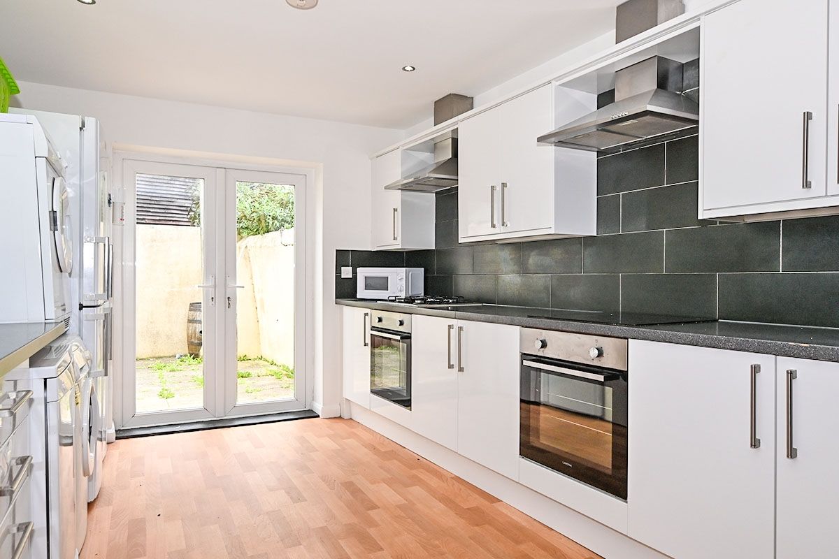 Studio to rent in Patna Place, Plymouth PL1 Zoopla