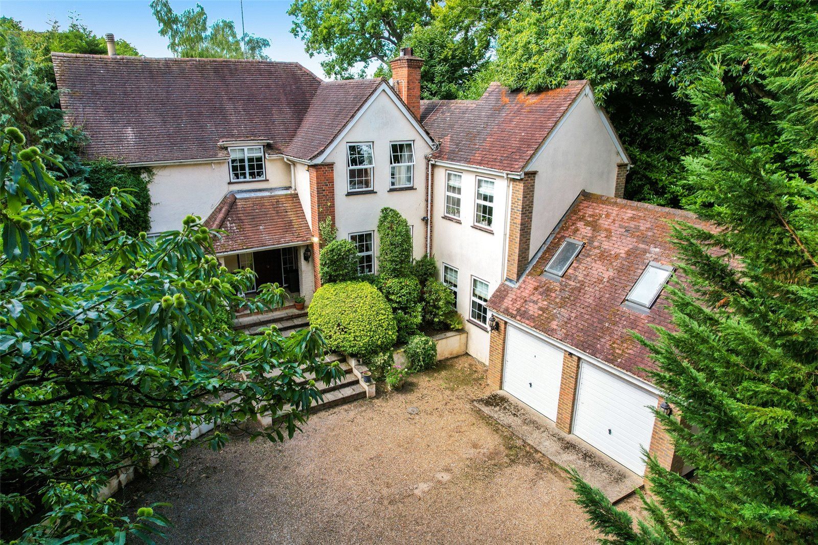 4 bed detached house for sale in Carfax Lodge, Old Ave, St Hill KT13 Zoopla