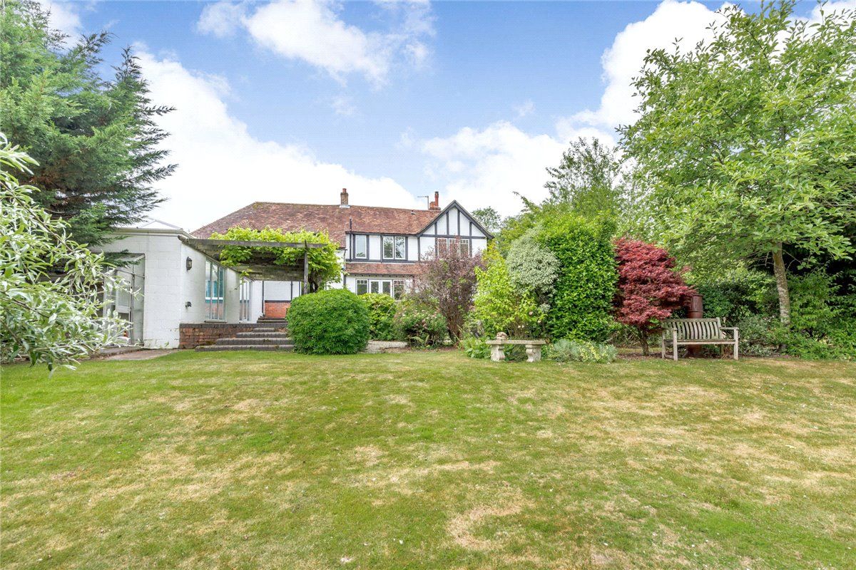 4 bed detached house for sale in Bath Road, Speen, Newbury, Berkshire