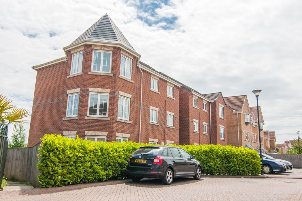 3 bed flat to rent in Cavalier Court, Woodfield Plantation, Doncaster