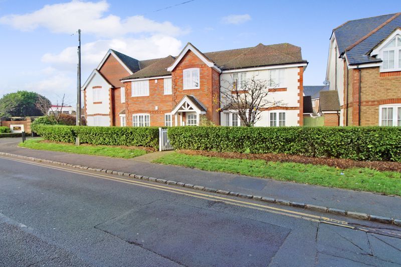 2 bed flat for sale in Amersham Road, Hazlemere, High HP15 Zoopla