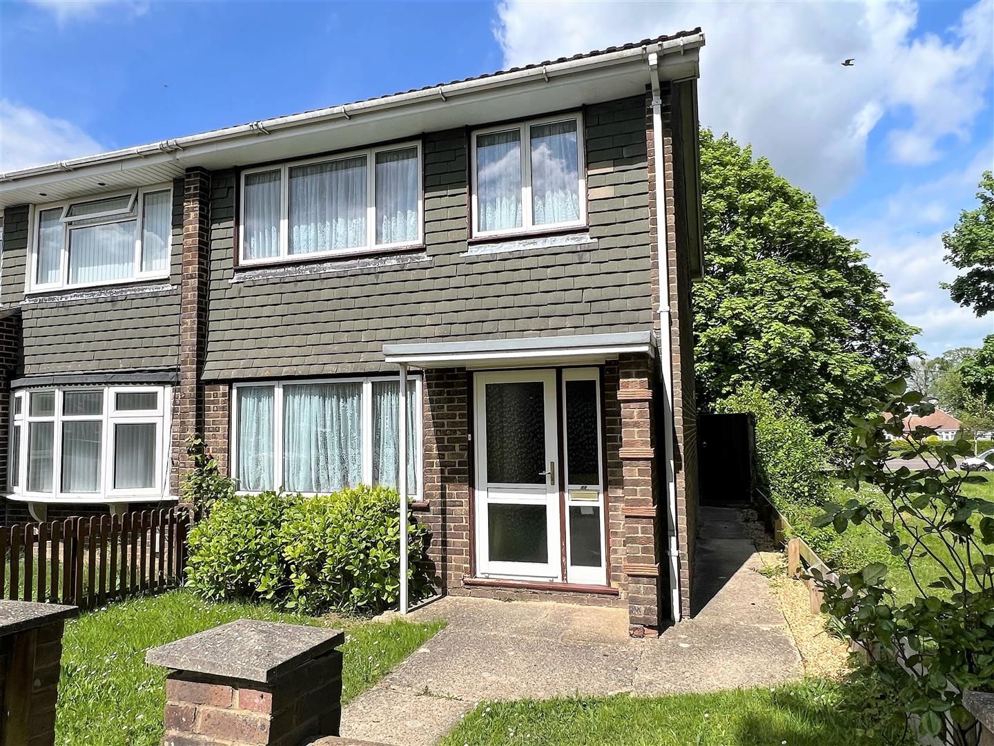 3 bed semidetached house for sale in Coates Close, Basingstoke RG22