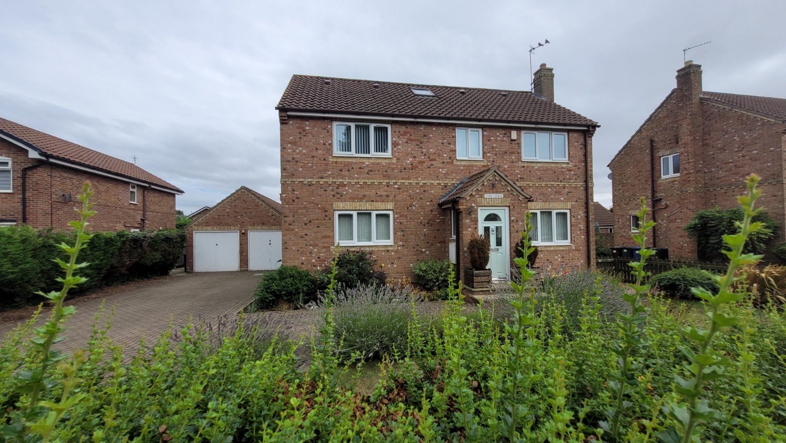 6 bed detached house to rent in York Road, Barlby, Selby, North
