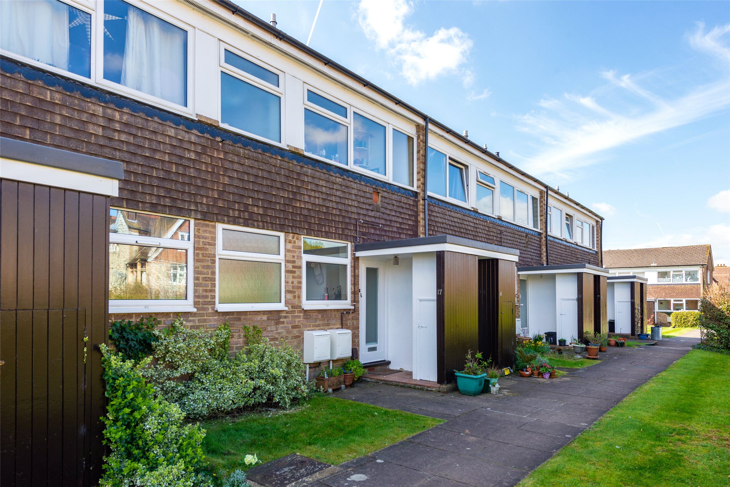 2 bed to rent in Gayton Court, Somers Road, Reigate, Surrey