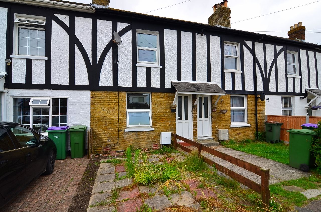 3 bed terraced house to rent in Blenheim Road, Littlestone, New Romney