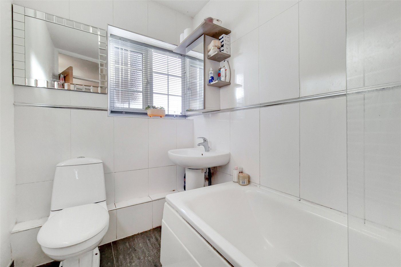 2 bed flat for sale in South Bank, Surbiton KT6 Zoopla