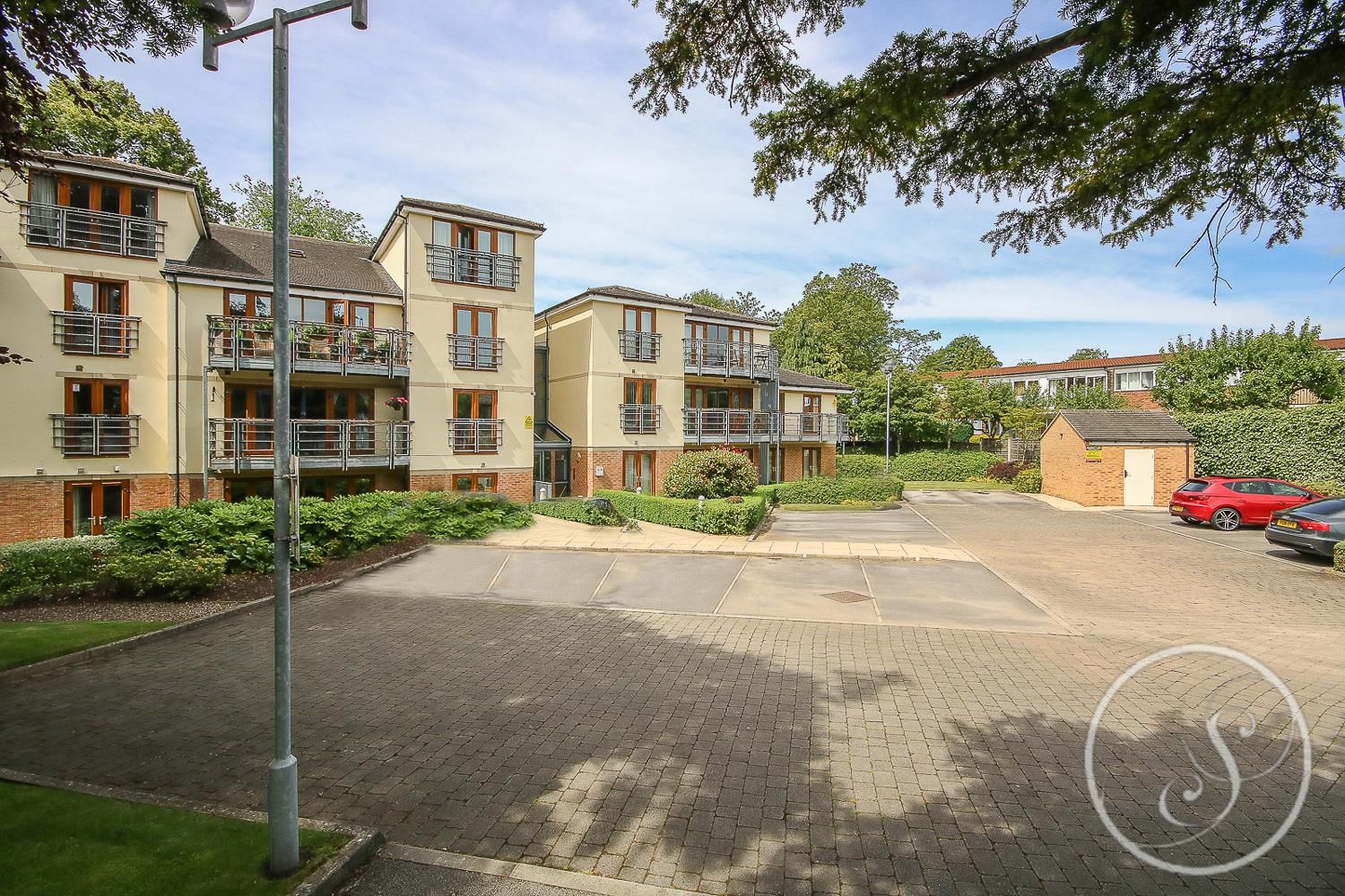 2 bed flat for sale in Harrogate Road, Alwoodley, Leeds LS17 Zoopla